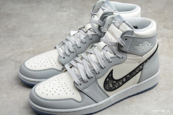 CN8607-002 JORDAN CN8607-002 BOX HIGH DIOR OG ) X AIR 1 SHOE (DIOR 0123